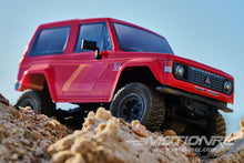 Lade das Bild in den Galerie-Viewer, Carisma MSA-1E 2.0 Mitsubishi Pajero XL-W 1/24 Scale 4WD Crawler - RTR CIS85668
