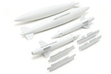 Load image into Gallery viewer, Freewing 80mm A-4 Fuel Tanks FJ21311021
