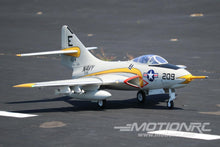 Lade das Bild in den Galerie-Viewer, Freewing F9F-8 Cougar Super Scale 80mm EDF with Gyro - PNP FJ22011P
