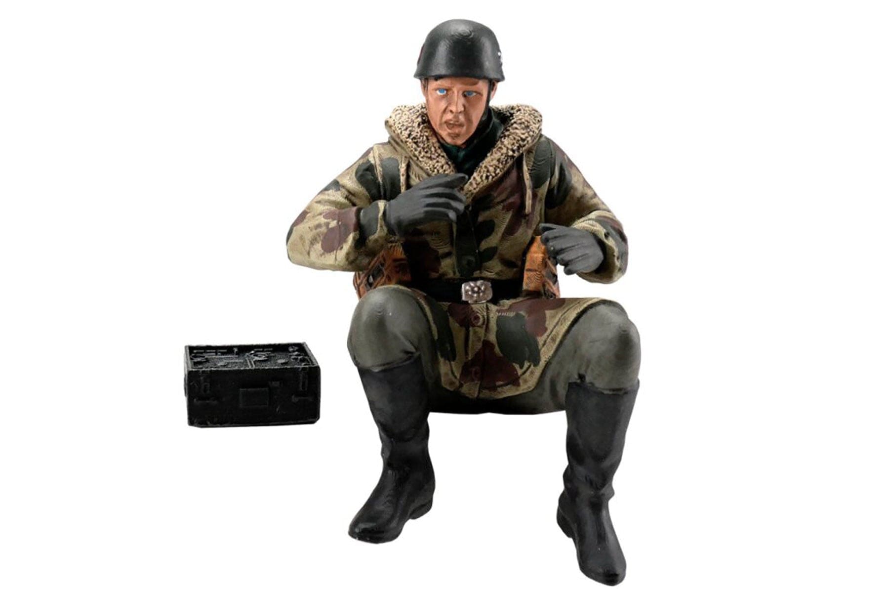 Torro 1/16 Scale Figure Schwimmwagen Radio Operator Paratrooper Winter TORFG-10021