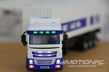 Lade das Bild in den Galerie-Viewer, Turbo Racing White 1/76 Scale Semi Truck with Trailer - RTR TBRC50W
