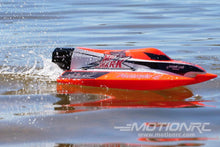 Lade das Bild in den Galerie-Viewer, Bancroft Mad Shark V2 Brushless 368mm (14.5&quot;) F1 Tunnel Hull - RTR BNC1032-001
