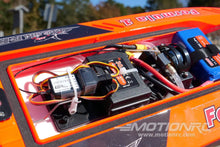 Lade das Bild in den Galerie-Viewer, Bancroft Mad Shark V2 Brushless 368mm (14.5&quot;) F1 Tunnel Hull - RTR BNC1032-001
