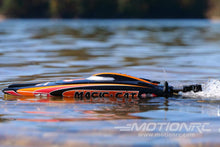 Lade das Bild in den Galerie-Viewer, Bancroft Magic Cat V5 Micro 220mm (8.7&quot;) Racing Boat  - RTR BNC1029-001
