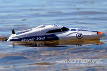 Lade das Bild in den Galerie-Viewer, Bancroft Magic Vee V5 Micro 225mm (8.9&quot;) Racing Boat - RTR BNC1028-001
