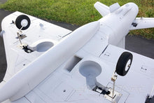 Lade das Bild in den Galerie-Viewer, Freewing 6S Hawk T1 “Base Gray” 70mm EDF Jet - PNP FJ21421P
