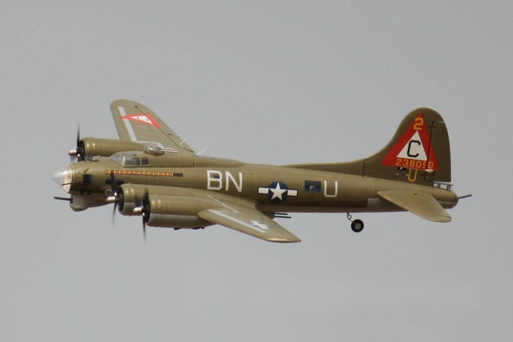 Freewing B-17 Flying Fortress Green 1600mm (63