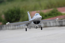 Lade das Bild in den Galerie-Viewer, Freewing F-16 Falcon 70mm EDF Thrust Vectoring Jet - PNP FJ20221P
