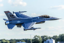 Lade das Bild in den Galerie-Viewer, Freewing F-16C Super Scale High Performance 90mm EDF Jet - PNP FJ30613P
