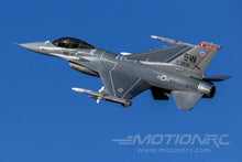 Lade das Bild in den Galerie-Viewer, Freewing F-16C Super Scale High Performance 90mm EDF Jet - PNP FJ30613P
