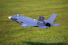Lade das Bild in den Galerie-Viewer, Freewing F-35 Lightning II V2 70mm EDF Thrust Vectoring Jet - PNP FJ20111P
