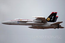 Lade das Bild in den Galerie-Viewer, Freewing F/A-18E Hornet V2 90mm EDF Thrust Vectoring Jet - PNP FJ30211P
