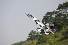 Lade das Bild in den Galerie-Viewer, Freewing SU-35 Gray Camo Twin High Performance 70mm EDF Thrust Vectoring Jet - PNP FJ30313P
