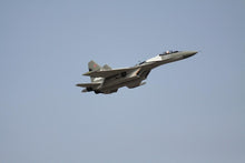 Lade das Bild in den Galerie-Viewer, Freewing SU-35 Gray Camo Twin High Performance 70mm EDF Thrust Vectoring Jet - PNP FJ30313P
