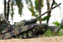 Lade das Bild in den Galerie-Viewer, Heng Long German Leopard 2A6 Professional Edition 1/16 Scale Battle Tank - RTR
