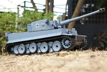 Lade das Bild in den Galerie-Viewer, Heng Long German Tiger 1 Upgrade Edition 1/16 Scale Heavy Tank - RTR
