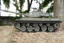 Lade das Bild in den Galerie-Viewer, Heng Long USA M41 Walker Bulldog Upgrade Edition 1/16 Scale Light Tank - RTR
