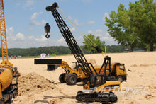 Lade das Bild in den Galerie-Viewer, Huina SAN50T 1/14 Scale Mobile Crane - RTR HUA1572-001
