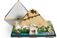 Lade das Bild in den Galerie-Viewer, LEGO Architecture Great Pyramid of Giza 21058
