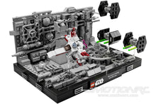 Lade das Bild in den Galerie-Viewer, LEGO Star Wars Death Star Trench Run Diorama 75329
