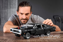 Lade das Bild in den Galerie-Viewer, LEGO Technic Dom&#39;s Dodge Charger 42111
