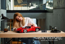 Lade das Bild in den Galerie-Viewer, LEGO Technic Ferrari Daytona SP3 42143
