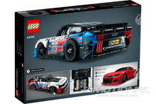 Lade das Bild in den Galerie-Viewer, LEGO Technic NASCAR® Next Gen Chevrolet Camaro ZL1 42153
