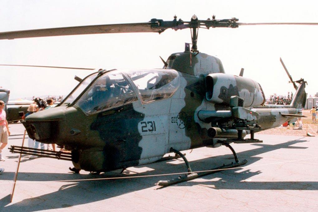 Roban AH-1W Super Cobra 700 Size Scale Helicopter - ARF