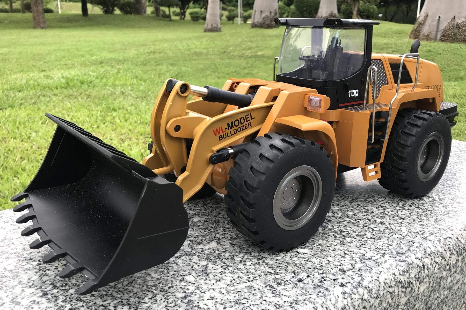 XK 14800 1/14 Scale Front End Loader - RTR WLT-14800